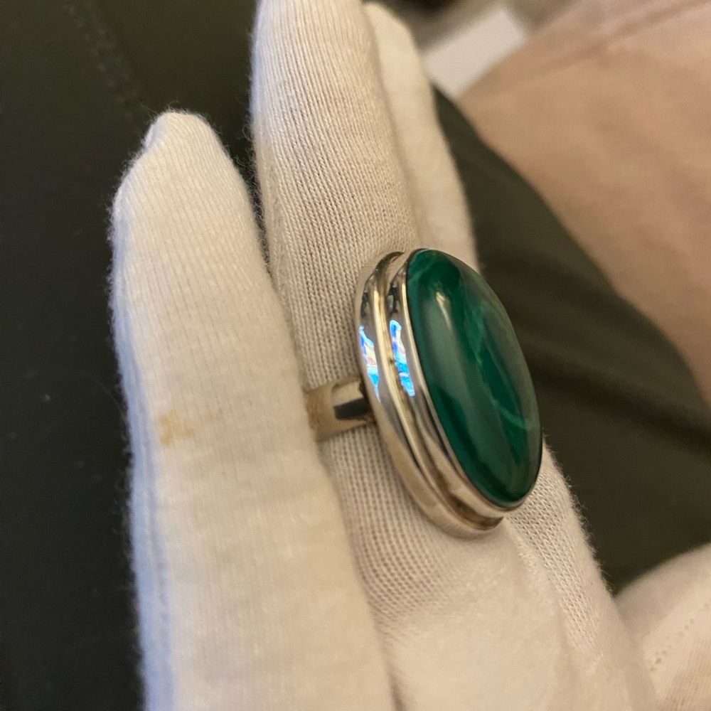 Ring - Picture 2 of 4
